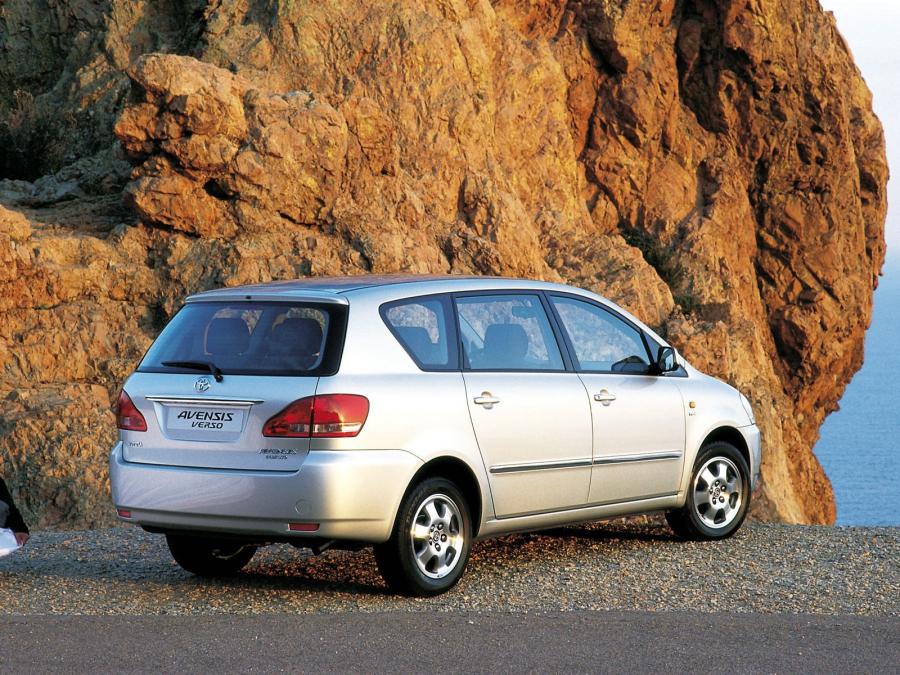  Toyota Avensis Verso 2001 года  (фото 5 из 18)